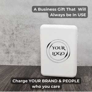 Banco de energía personalizado MagSafe Logotipo de la empresa Regalos corporativos Cargador portátil grabado con cable Artículos promocionales Regalo de empresa Cargador de teléfono para hombres