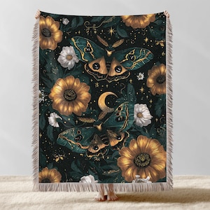 Vintage Luna Moth Woven Blanket, Moth Cottagecore Tapestry Throw, Witchy Home Decor, Moth Dark Academia Bed Cover, Insect Lover Gift