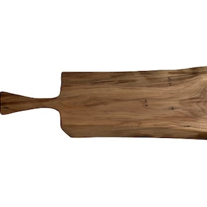 Tavola da servizio in noce artigianale, tagliere dal vivo unico nel suo genere, tagliere di salumi personalizzato, regalo per lui, regalo per lei
