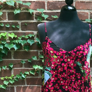 Everyday dress. Dress below the knee. V-Neck/Floral Print/Light Blue/Natural Linen