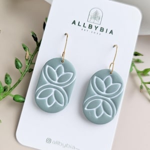 Green clay earrings, Polymer clay earring,  lightweight earring, gift for her, Statement Earring, Dangle Earrings, Clay earrings