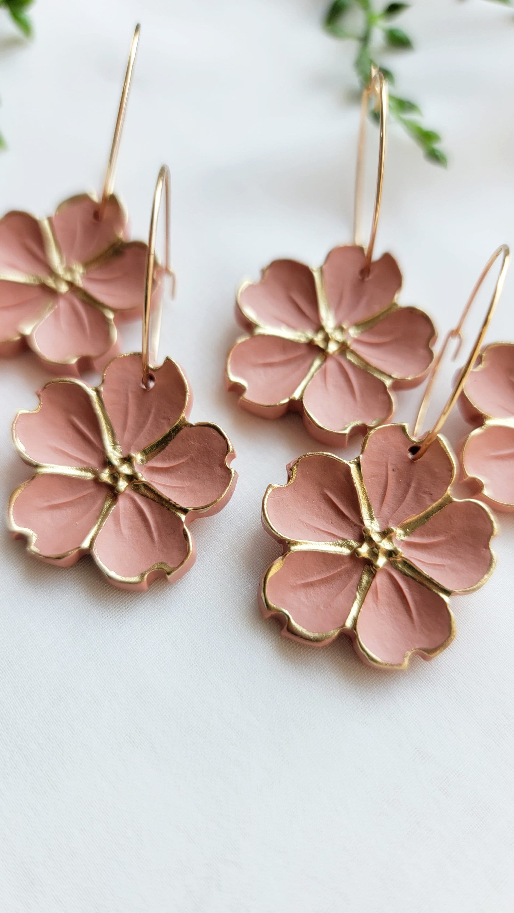Floral earrings |CLAY EARRINGS| Polymer Clay Earring | Dangle Earrings | Handmade Earring | Lightweight Earrings| statement earrings