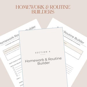 以下が含まれることがあります： 「Homework & Routine Builder」と「Section 4」の文字が入ったオフホワイトの紙。画像上部には、茶色のセリフ体で「Homework & Routine Builders」と書かれています。シートには記入欄があります。