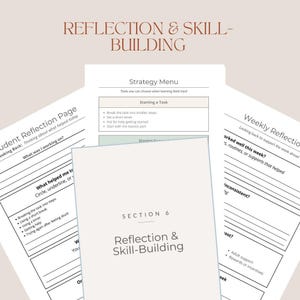 以下が含まれることがあります： 「Reflection & Skill-Building」と題されたワークシートのコレクション。自己反省、戦略メニュー、週ごとのレビューのプロンプトが含まれています。デザインはミニマリストで、ニュートラルなカラーパレットとクリアで読みやすいテキストを使用しています。