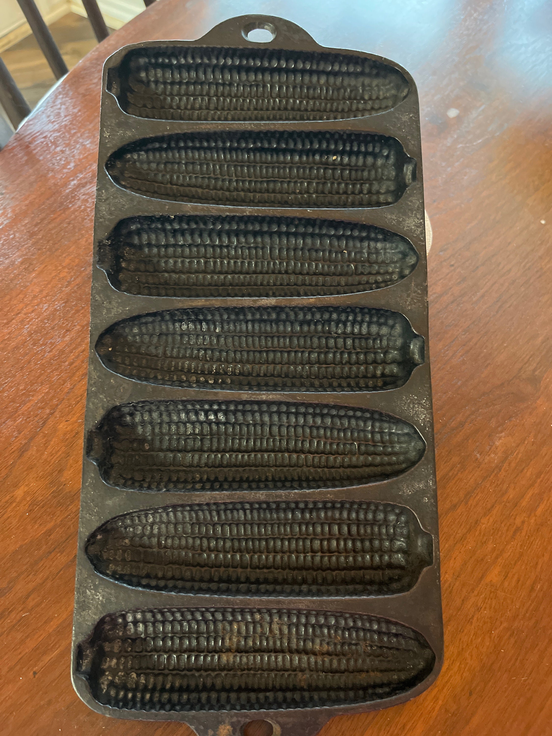 vintage Wagner Ware cast iron baking pan, ear of corn stick cornbread mold