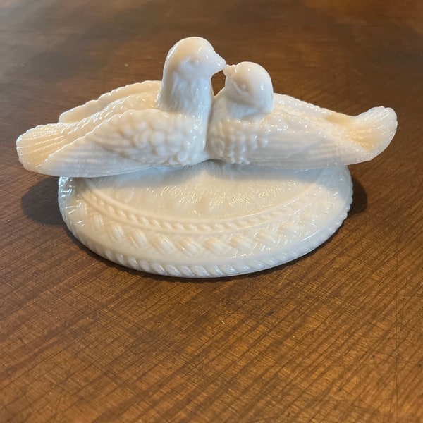 Westmorland USA Milk Glass Love Birds Oval Candy Dish lid