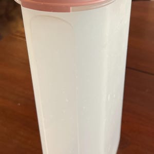 Vintage 1980&#39;s Tupperware Modular Mates Oval #5 Container with Soft Pink Lid/Seal