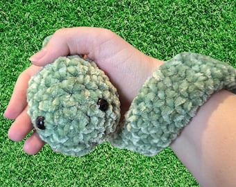 Serpiente de peluche amigurumi