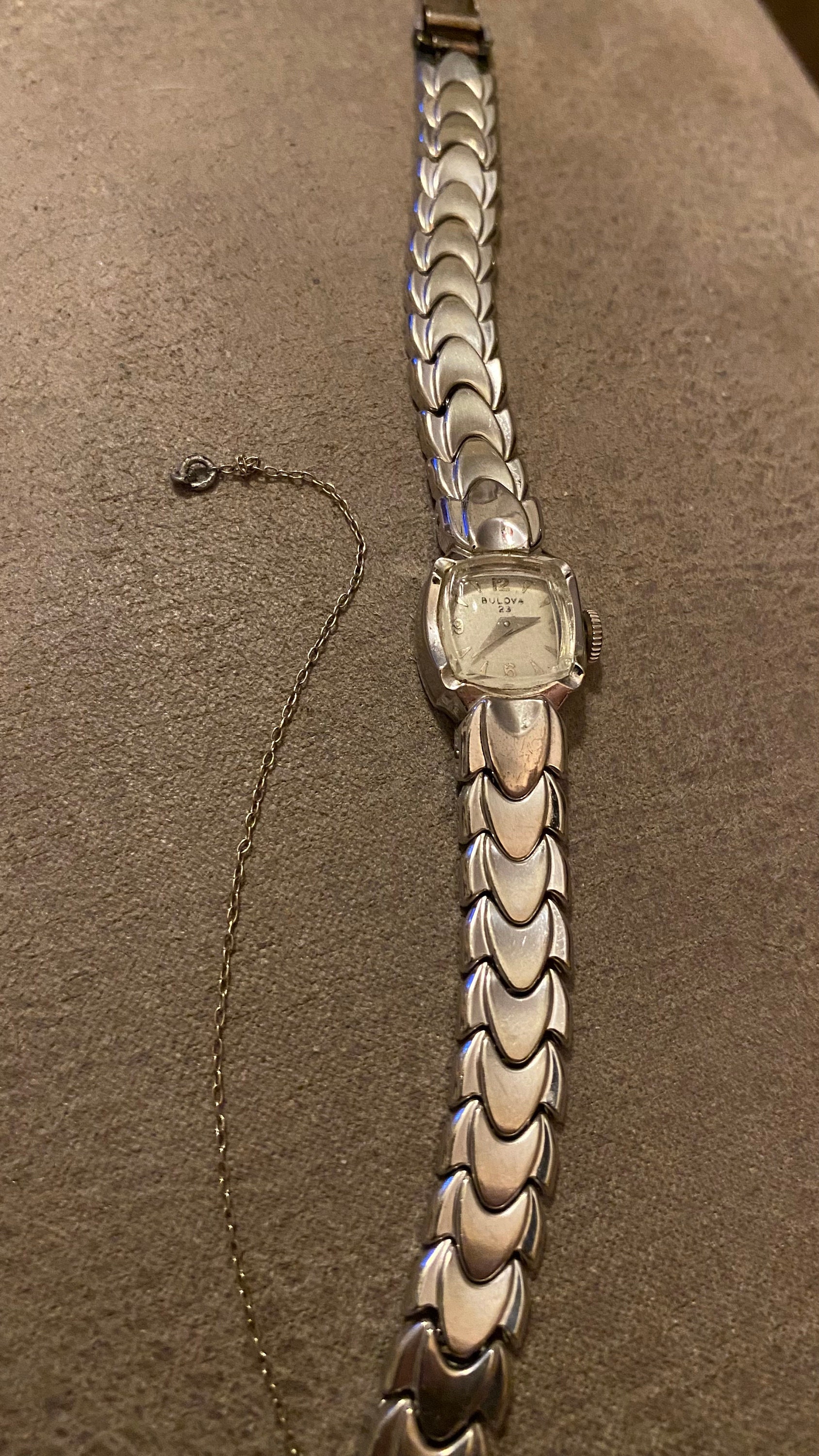 Vintage 1950s Bulova L9 Womens Wristwatch. 10 KT Rolled Gold Plate