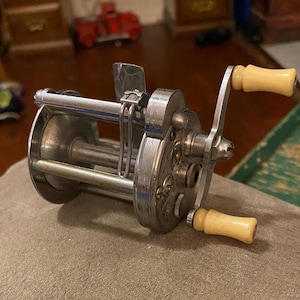 Pflueger SUMMIT No. #1993L (RARE SIX SCREW) with Original