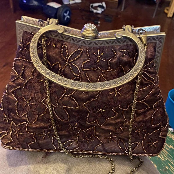 Vintage 1960s Beaded Evening Bag Bronze Brown Floral Embroidered Purse Kiss Lock In Excellent Condition and Perfect for Your Next Party!!!!!