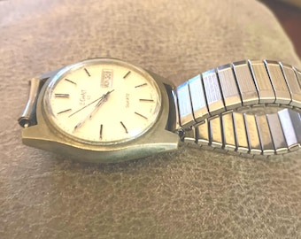 Vintage 1970’s LeGant QS Quarts Y371-8010 Wristwatch