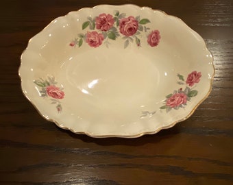 Vintage and Beautiful Rare 7” X 9” Bowl made by J & G Meakin England. This Appears to be a Very Rare bowl and rose pattern.