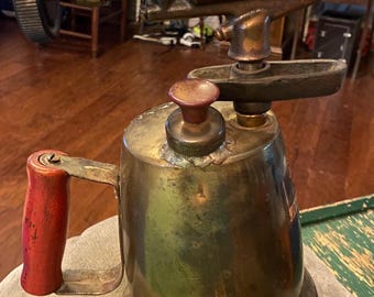 Vintage 1950’s Lenks Mfg Gasoline Hand Torch With A Brass Body-Tank & Torch Head in Really Awesome Condition With Mfg Label and Shiny too!!!