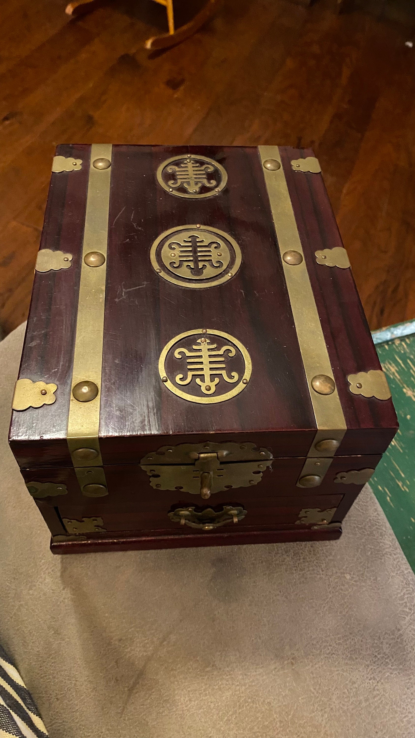 Vintage Chinese Lacquer Decorative Jewelry Box With Red Felt Dividers and Beveled Mirror and a Drawer With No Red Felt Liner. No Latch!!!