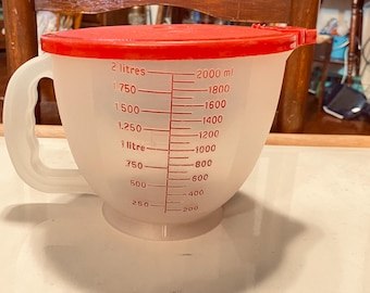 Vintage 1970s Tupperware Mix-N-Stor 8 Cup Measuring Pitcher Bowl #500 with Red Lid, Retro 2 Liter 2000ml Batter Bowl Pour Spout,  Kitchen!!!