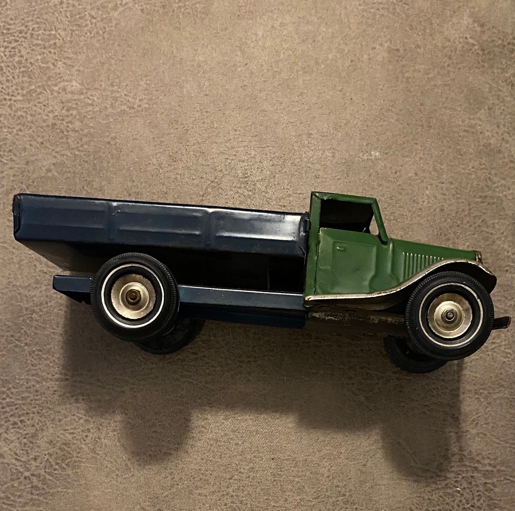 Vintage 1930s Minic Toys Truck Made in England 5 1/2 L X 2 W X 1 3/4 T