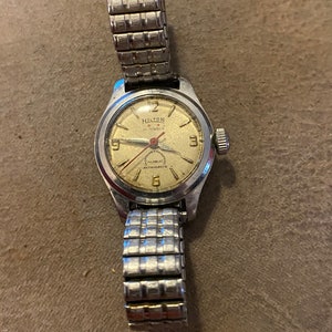 Vintage Hilton 17 Jewels Women’s Watch. Incabloc  Anti magnetic