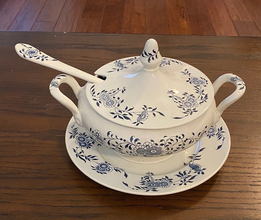 Vintage Italian Soup Tureen 4 Piece Set of tureen, Lid, Platter and