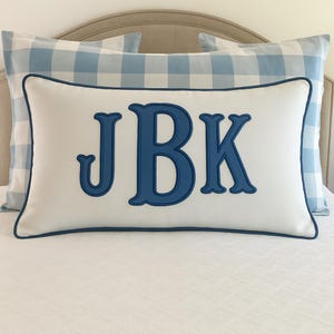 Monogramed pillow cover| Applique pillow cover| Monogram lumbar pillow| Name pillow| Personalized pillow| Initial cushion| Bed linen pillow