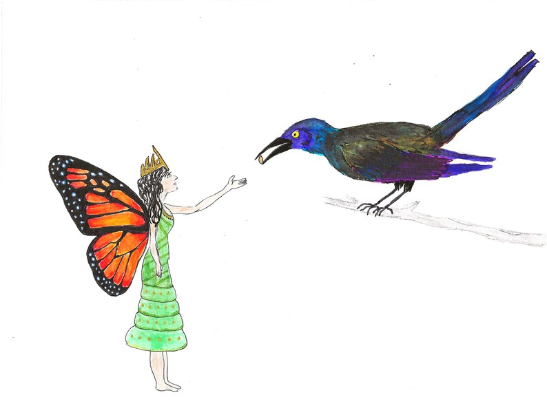 Pode incluir: Uma fada com um traje de asas de borboleta e uma coroa oferece um pequeno objeto a um p&aacute;ssaro azul empoleirado em um galho.