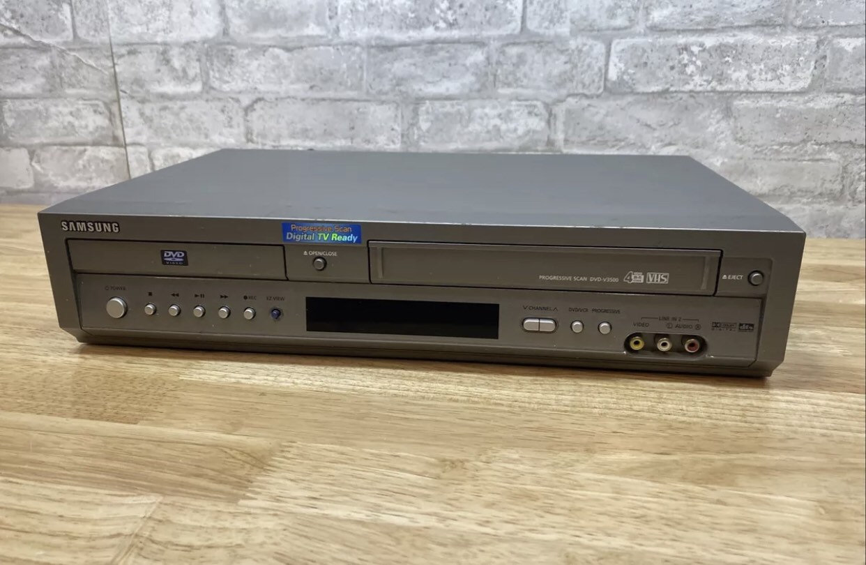 JVC DVD VCR Combo Player HRXVC11 Disney vhs bundle