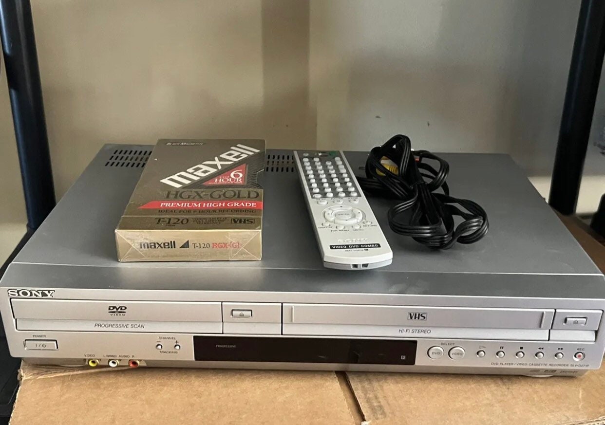 JVC DVD VCR Combo Player HRXVC11 Disney vhs bundle www.lagoagrio.gob.ec