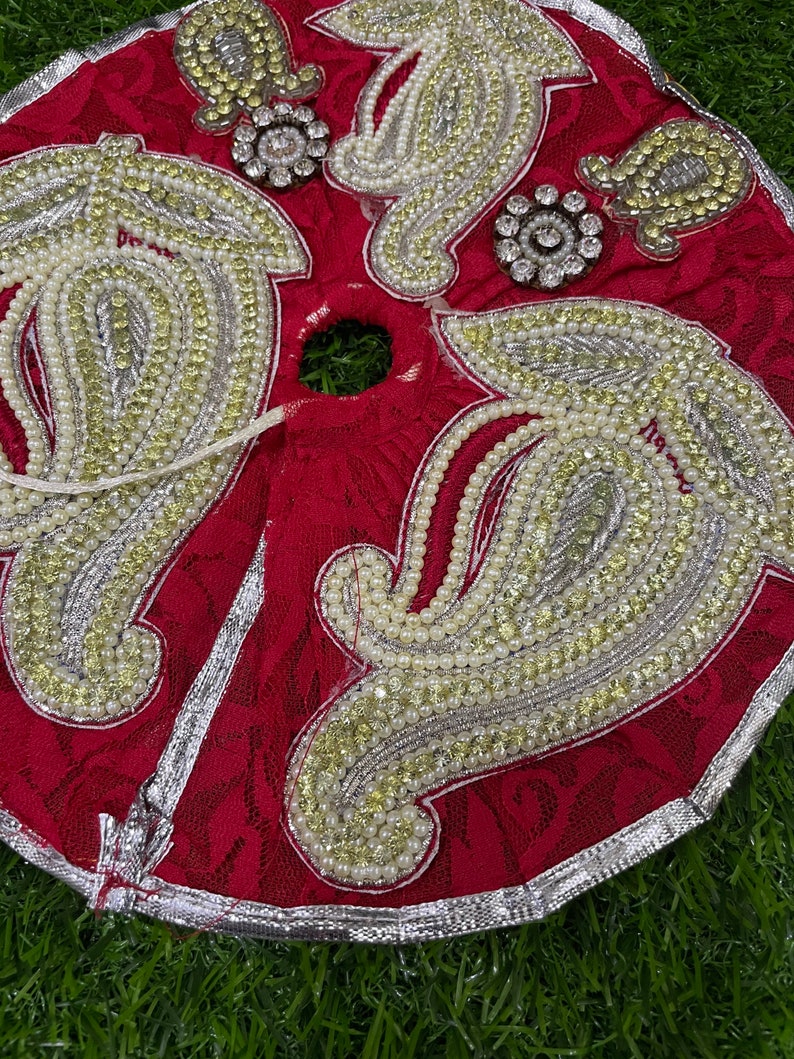 Robe (Poshak) En Soie Brodée Pour Statue De Laddu Bal Gopal (Lord Krishna) - Taille 4 Pouces, Motif Floral, Neuf