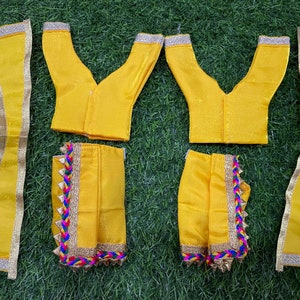 Designer Gaur Nitai-jurk / dhoti van 4 inch / rood geelgroen shringar poshak / Chaitanya mahaprabhu