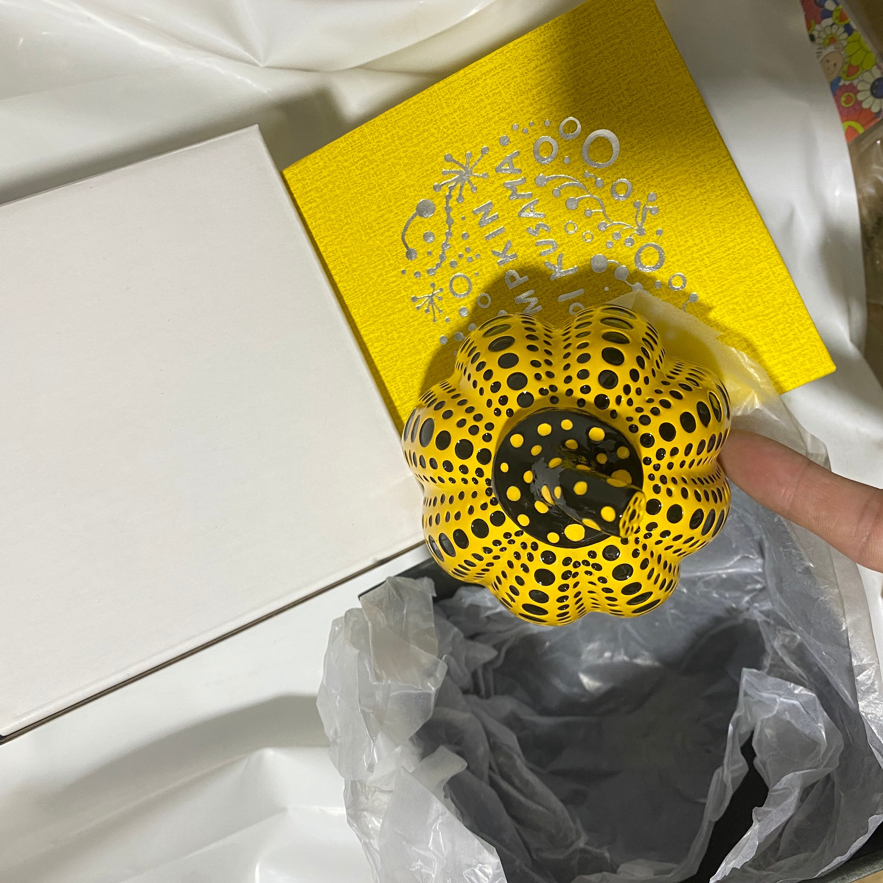 草間彌生作 黄色いカボチャの彫刻 オリジナルボックス付き - Etsy 日本