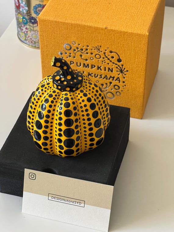 草間彌生作 黄色いカボチャの彫刻 オリジナルボックス付き - Etsy 日本