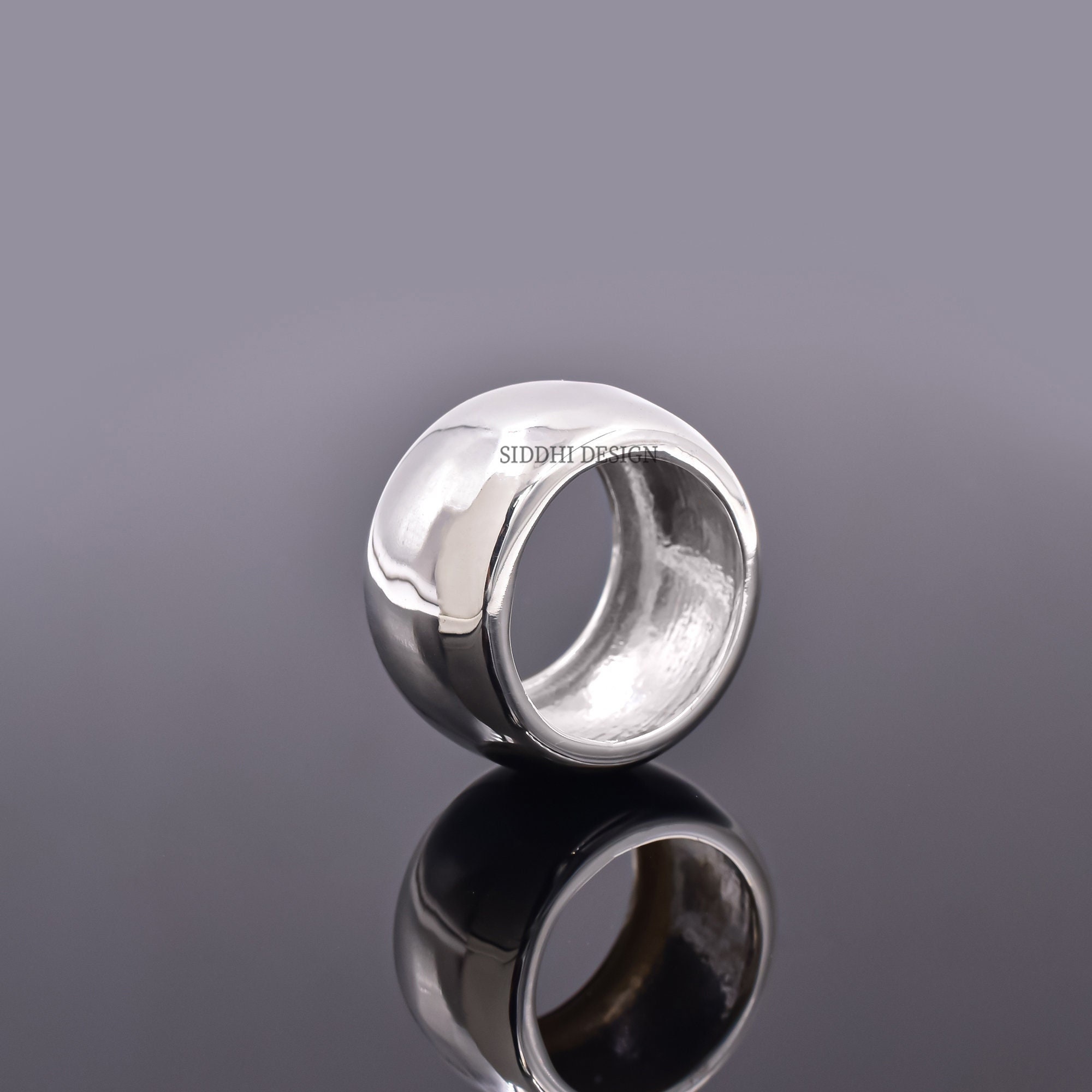 Anello Signature con dettaglio GG in argento 925 | ® Italia Anello Signature con dettaglio GG in argento 925 | ® Italia