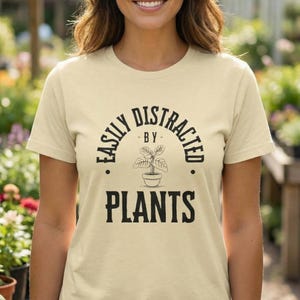 面白い、かわいい、植物、ユーモラスなガーデニングTシャツ、花、かわいい、育てる、庭、ガーデニング、ママ、お母さん、おばあちゃん、夏、ユニセックストップス