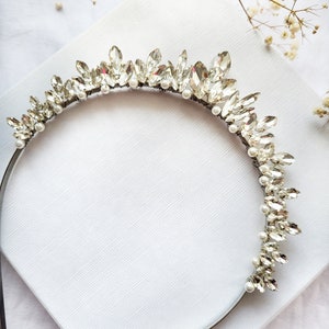 Silver Crystal Halo Bridal Headband, Crystal crown, Halo Tiara, Gold bridal headpiece, Wedding Hair Accessories, wedding Crown.