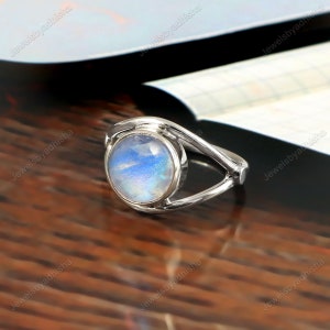 Natural Rainbow Moonstone Ring, 925 Sterling Silver Ring, Handmade Ring, Moonstone Jewelry, Blue Flash Ring, Dainty Ring, Minimalist Ring