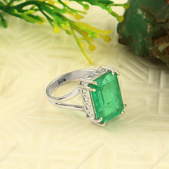 Bague solitaire Argent pierre verte ronde et zirconium pas chère