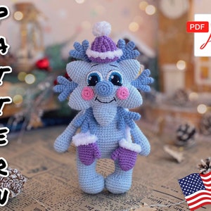 Niedliche Schneeflocke Spielzeug Häkelpuppe MUSTER. TUTORIAL Schneeflockenpuppe in Englisch als PDF. Amigurumi Schneeflocke. Weihnachtsschmuck.