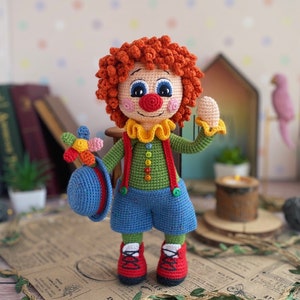 Clown de poupée au crochet. TUTORIEL poupée Clown en anglais en PDF. Clown amigurumi. image 3