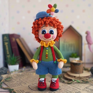 Clown de poupée au crochet. TUTORIEL poupée Clown en anglais en PDF. Clown amigurumi. image 10