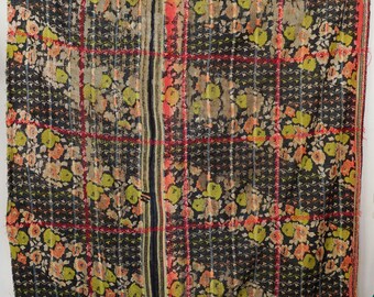 Manta Kantha Vintage Feita à Mão – Colcha Reversível de Algodão – Decoração Rústica para Casa
