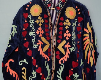 Jaqueta Suzani de Veludo: Design Floral Bordado, Forro de Seda