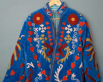 Jaqueta Suzani de Veludo: Design Floral Bordado, Forro de Seda