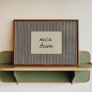 Impresión de trasero bonito: Decoración de baño con rayas negras, arte minimalista moderno (descarga digital, horizontal)