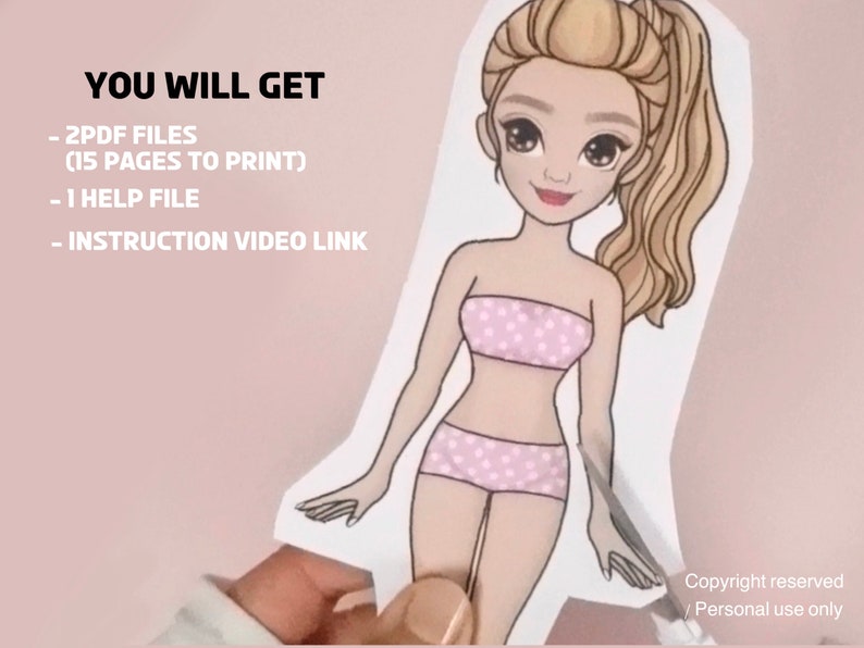 Op de afbeelding: Papieren poppenillustratie van een jonge vrouw met blond haar in een paardenstaart, gekleed in een roze bikini met stippen. De afbeelding bevat de tekst "YOU WILL GET" gevolgd door een lijst met digitale bestanden en een videolink.