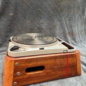 Thorens TD-124 plinth (made from a streetfind vaulting box)