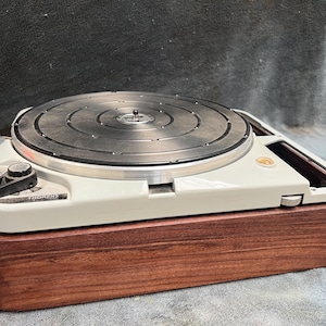 Thorens TD-124 plinth (handmade, delicate Walnut wood)