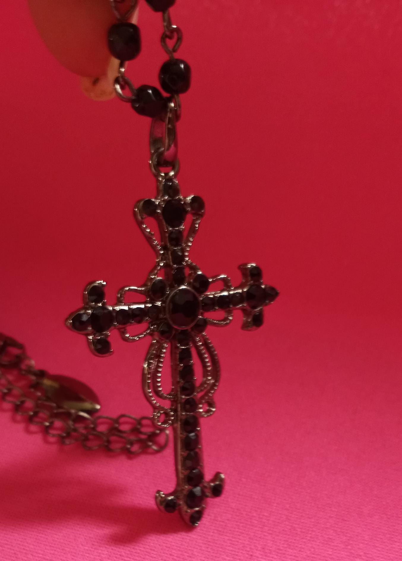 Guess cross necklace discount