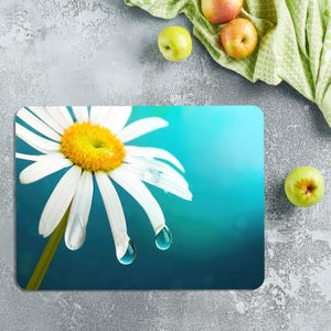 Daisy Flower Tempered Glass Cutting Board: Botanical Kitchen Decor