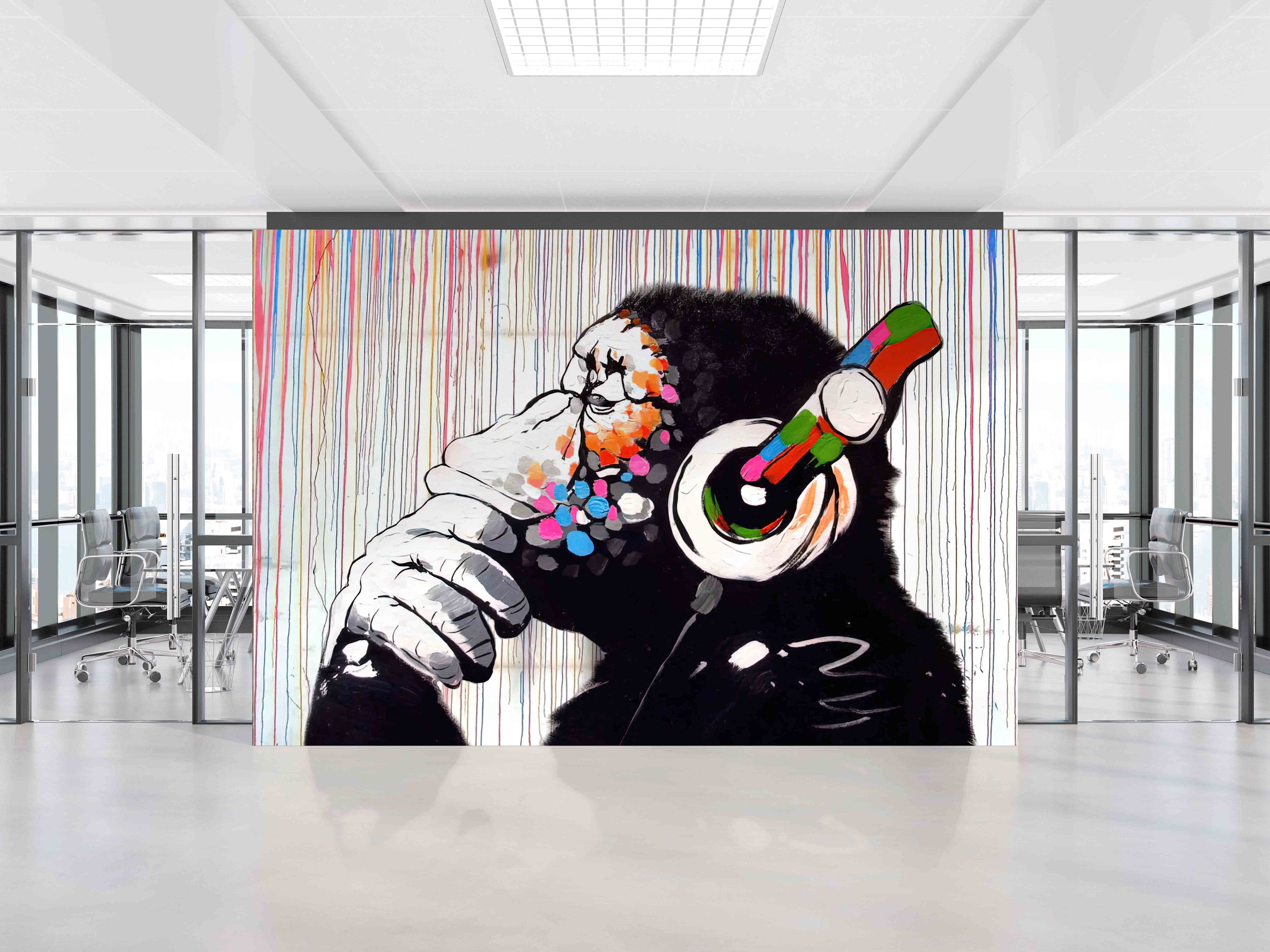 バンクシーのモンキー壁紙：カラフルな動物のウォールアート（剥がして