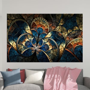 Op de afbeelding: Abstracte kunstprint met een draaiend patroon van blauwe, gouden en bruine mozaïektegels. Het ontwerp lijkt op een bloem of een gestileerde boom.